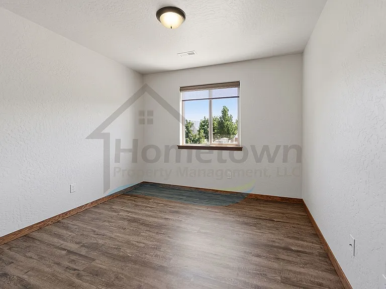 1622 E 3rd Ave — Photo 23