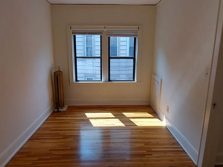 451 Fairview Ave N — Photo 8