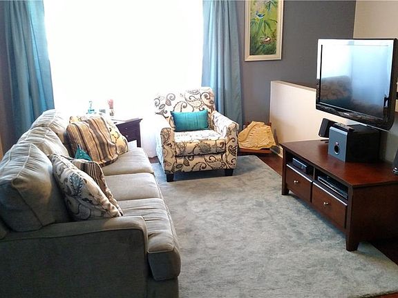 4th image of 23540 Newhall Ave APT 6