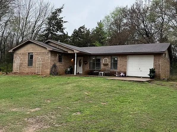 1182 N 4237th Rd, Hugo, OK 74743