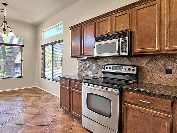 5th image of 23183 N 89th Pl