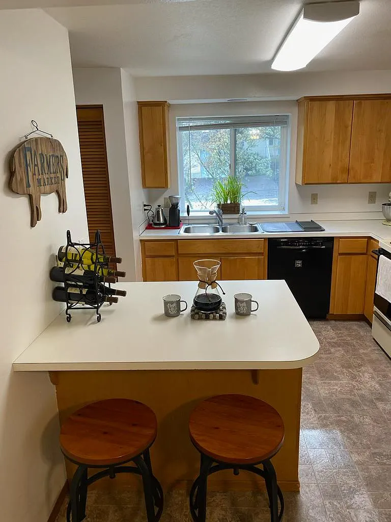 2354 NW Hummingbird Dr photo 1