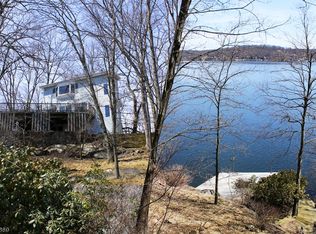 13 Wildwood Shores Dr, Hopatcong, NJ 07843