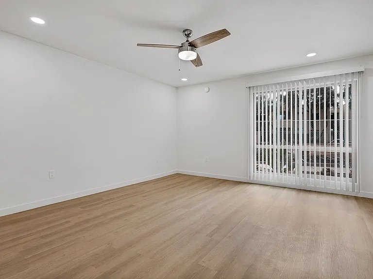 El Dorado Apartments — Photo 18