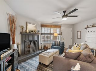 306 Fairway Cir APT B, Springdale, AR 72764