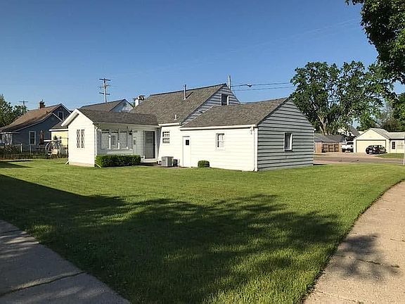 2nd image of 2544 Fuller Ave NE