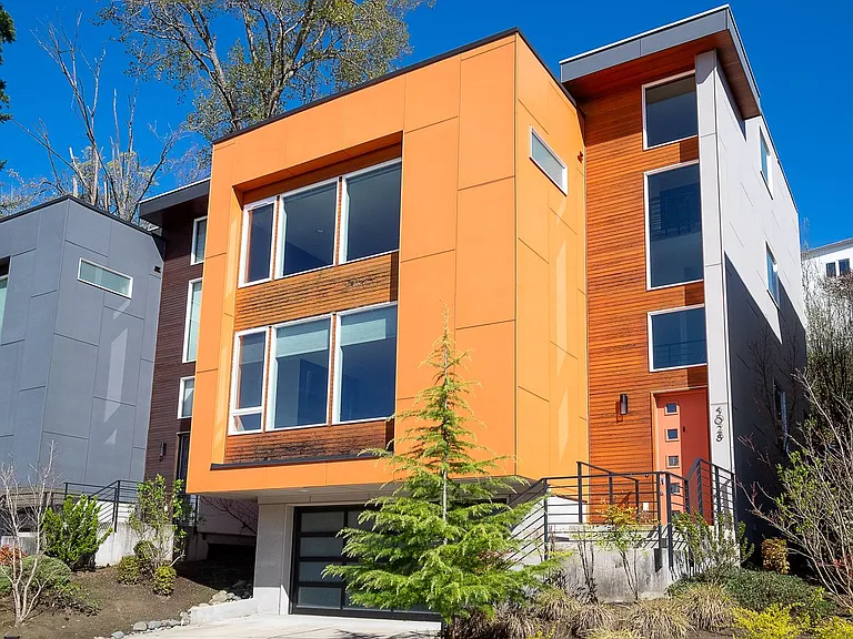 5028 Puget Blvd SW — Photo 1
