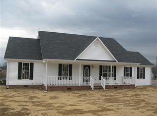 31 Hunters Ridge Dr, Fayetteville, TN 37334