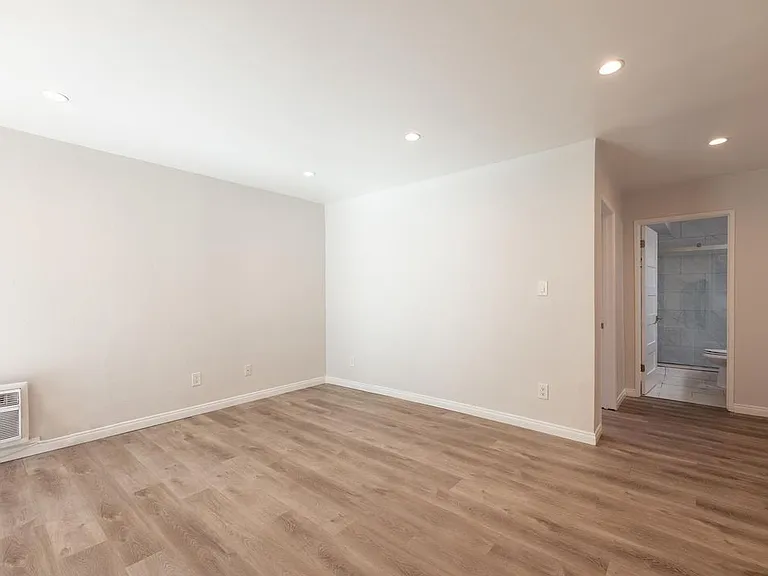 14417 Tiara St #103 — Photo 28