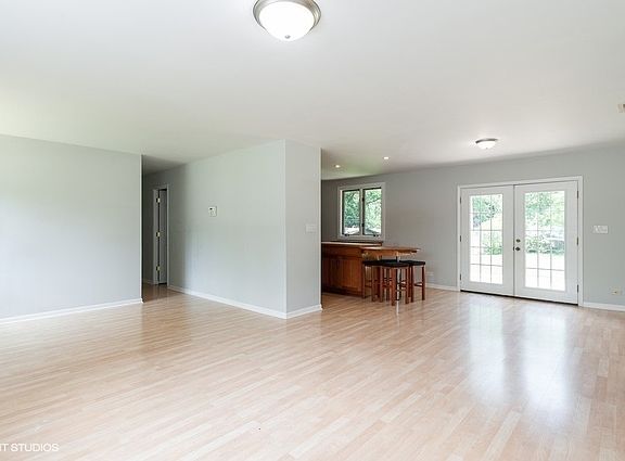 5th image of 18346 W Woodland Ter