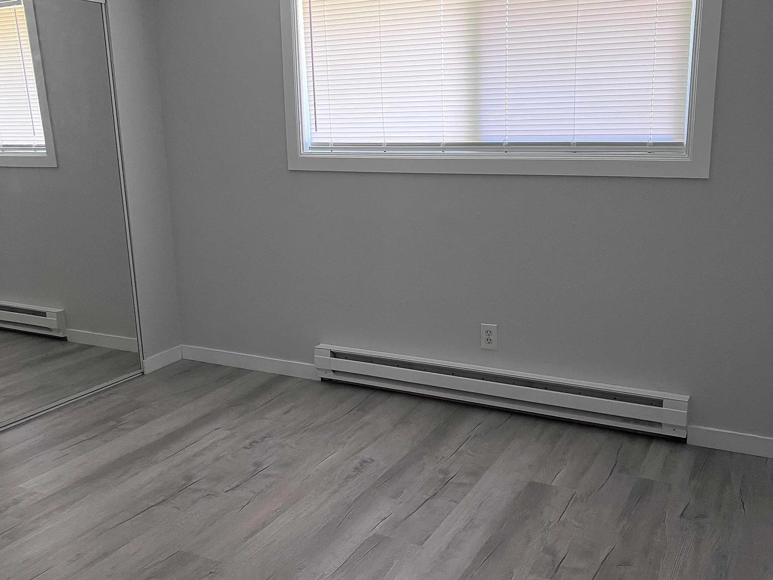 2 bed, 1.0 bath, 875 sqft, $1,750 — Photo 2