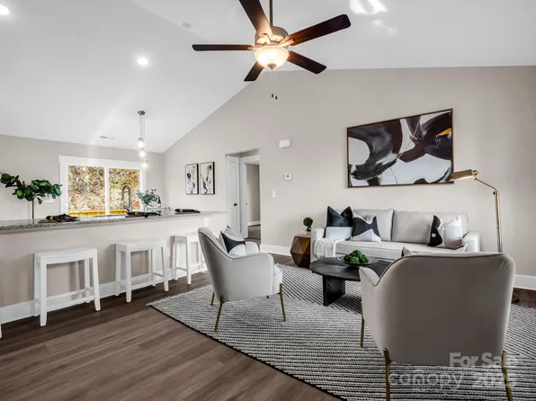 318 Elizabeth Ave, Forest City, NC 28043