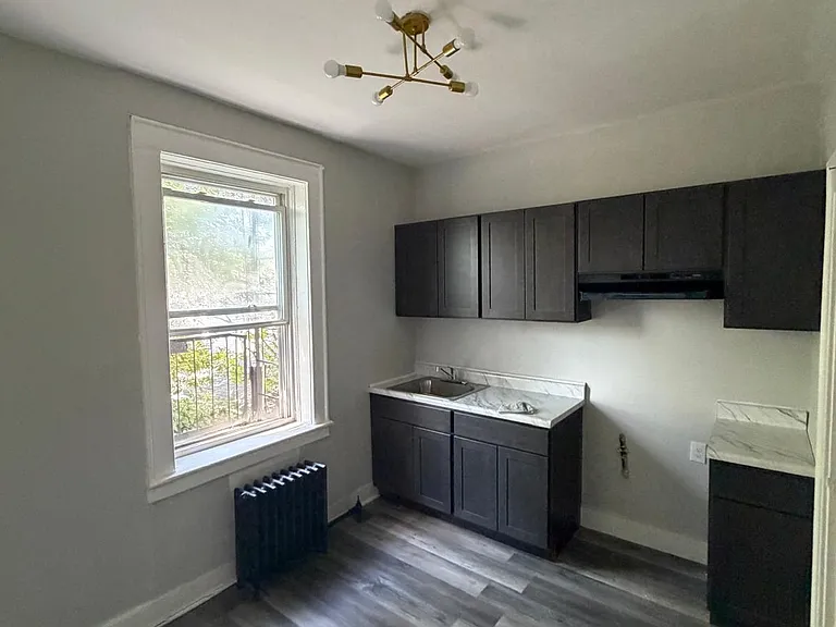 999 Stuyvesant Ave #B6 — Photo 5