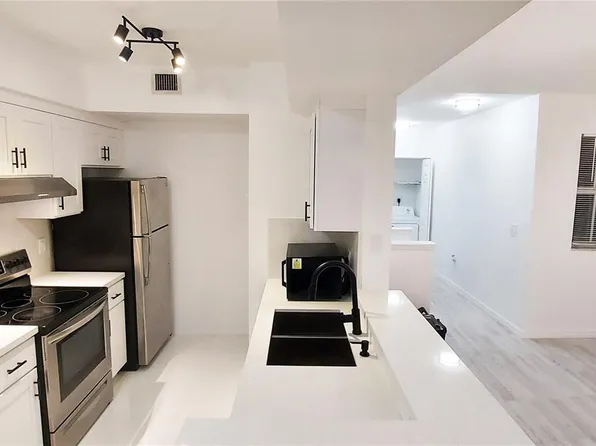 2501 Centergate Dr APT 203, Miramar, FL 33025