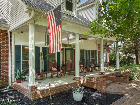 8265 Windersgate Dr, Olive Branch, MS 38654