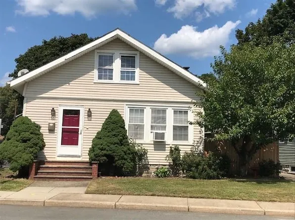 100 Centre St, Rumford, RI 02916