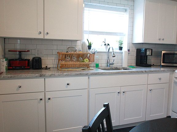 2nd image of 2320 Catharine St #3