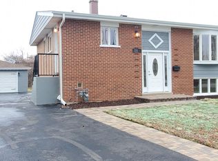 331 Crescent Dr, Wheeling, IL 60090