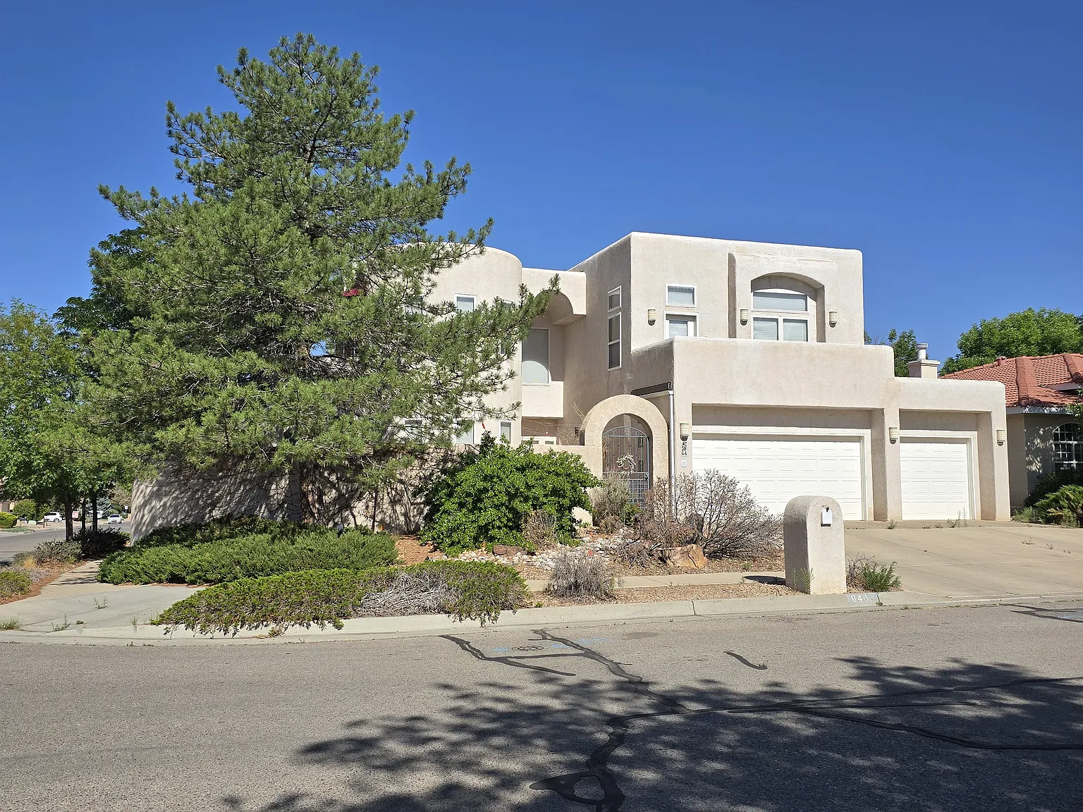 8401 Vina Del Sol Dr NE — Photo 1