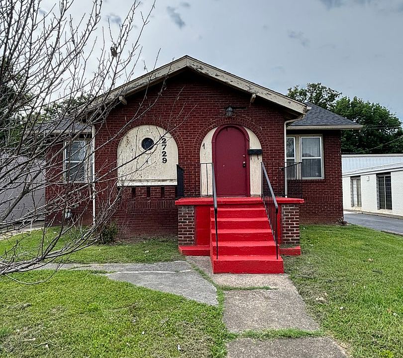 1st image of 2729 E Magnolia Ave