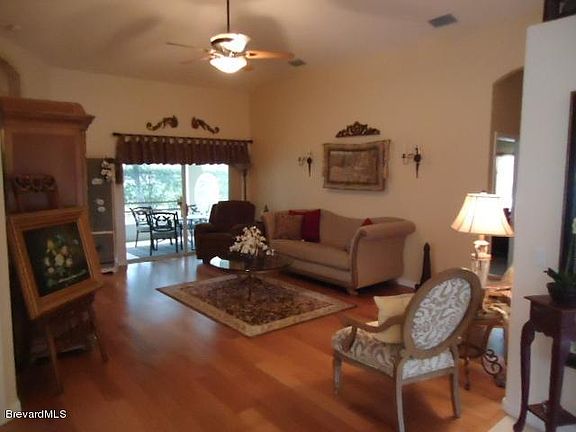 3rd image of 1051 Indian Oaks Dr