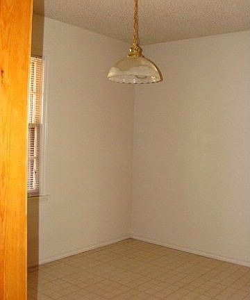 4th image of 3909 Gaston Dr