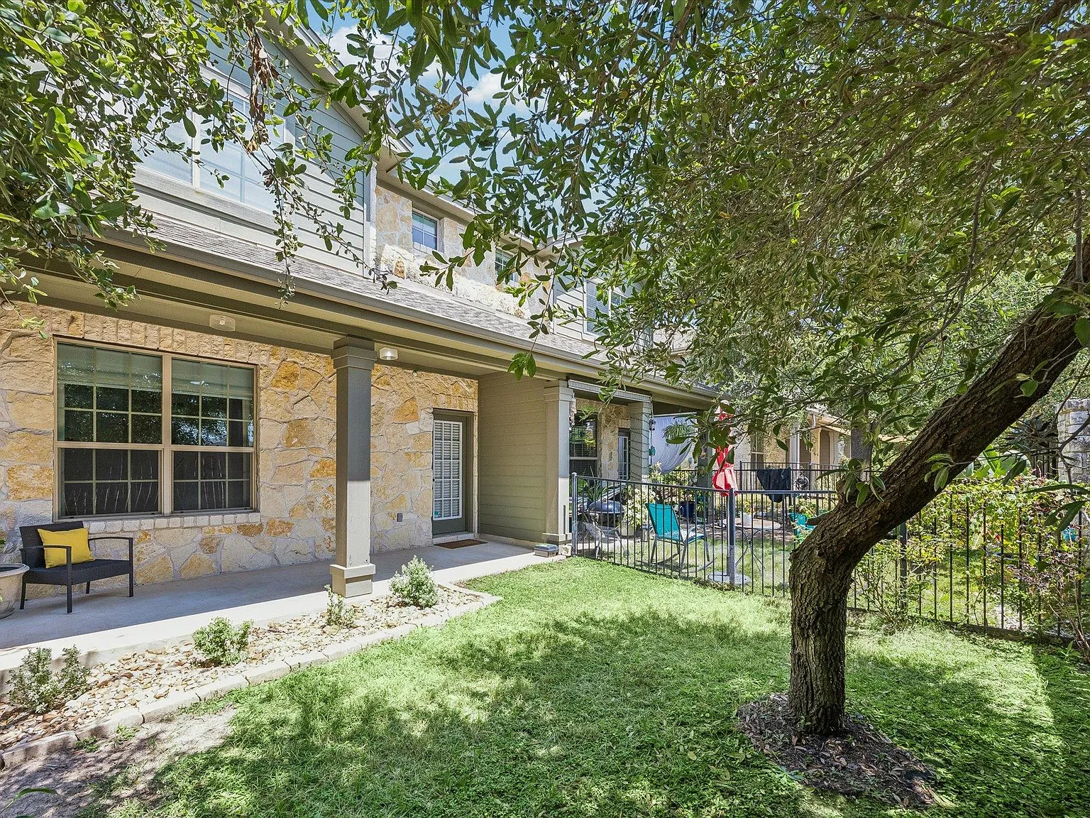 2 bed, 2.5 bath, 1473 sqft, $2,475 — Photo 4