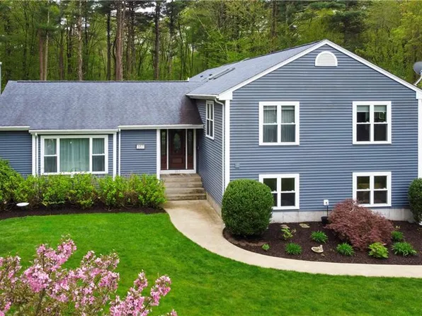 357 Ledge Rd, Seekonk, MA 02771