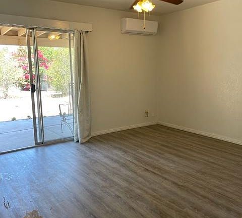 4th image of 23838 Hemlock Ave #B