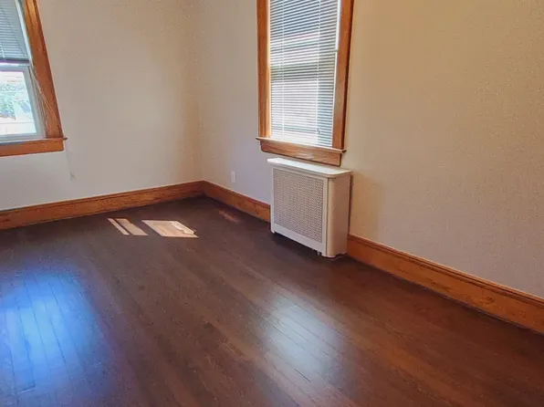 285 Born Street image 32 of 41