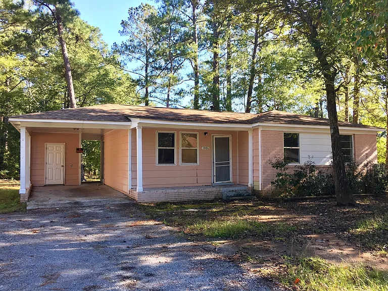 1006 Birchwood Dr — Photo 2