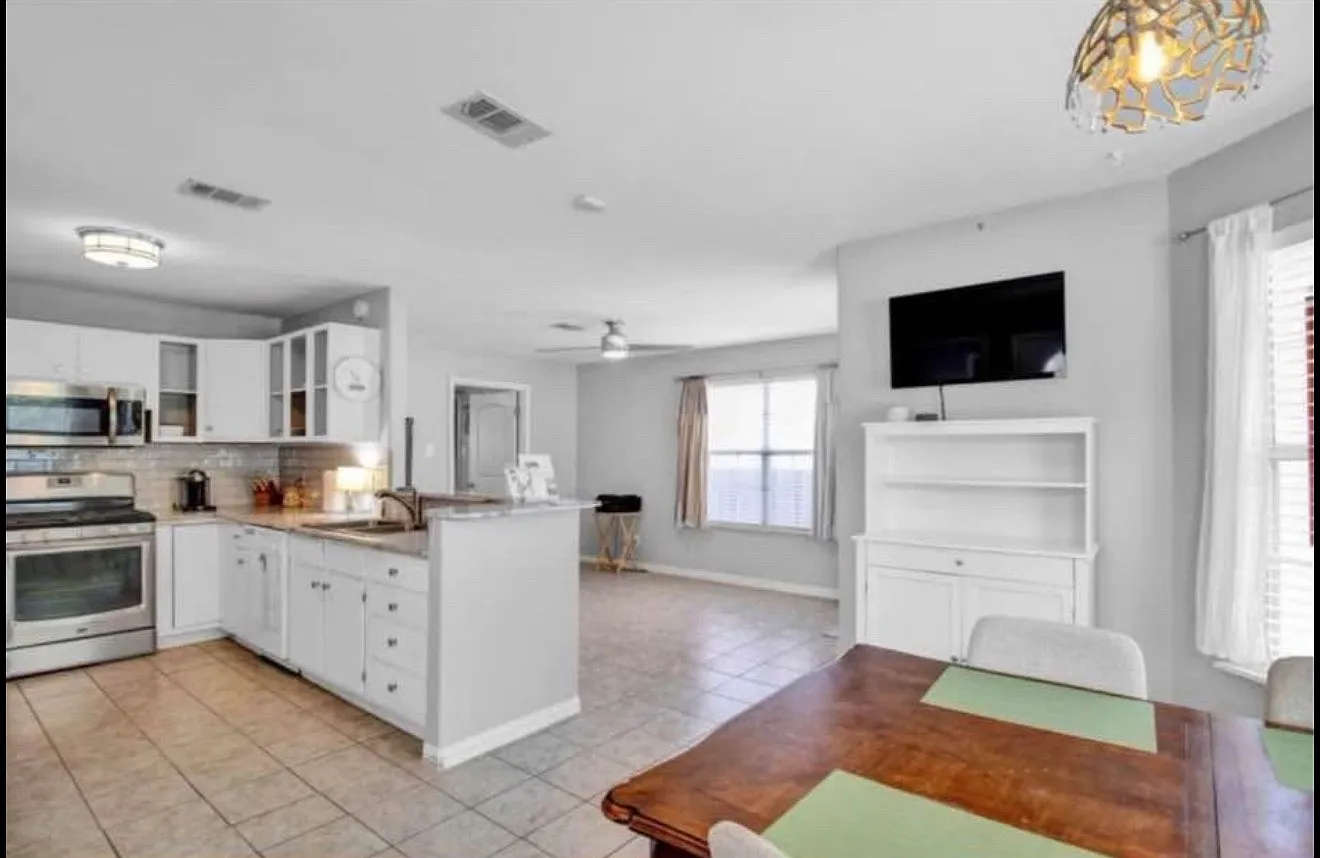 3 bed, 1500 sqft, $1,850 — Photo 3