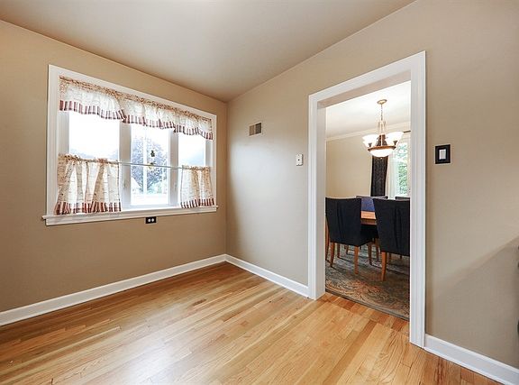 4th image of 10100 Cambridge St