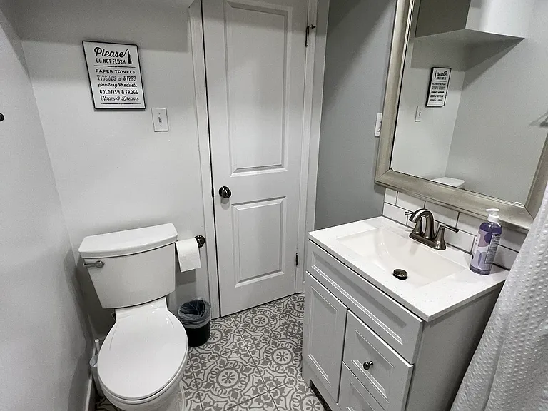 Full Bathroom