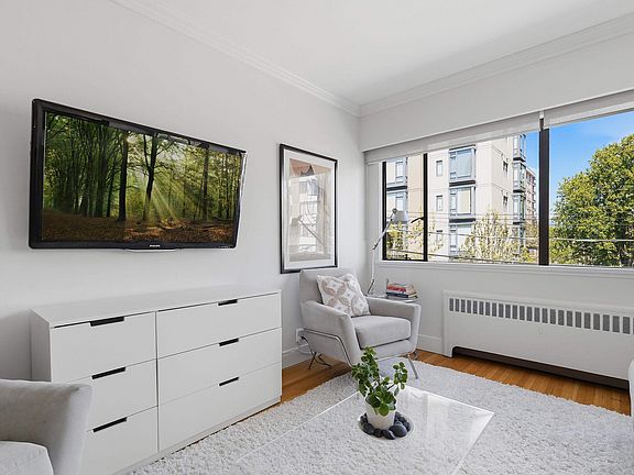 4th image of 2255 W 40th Ave #8
