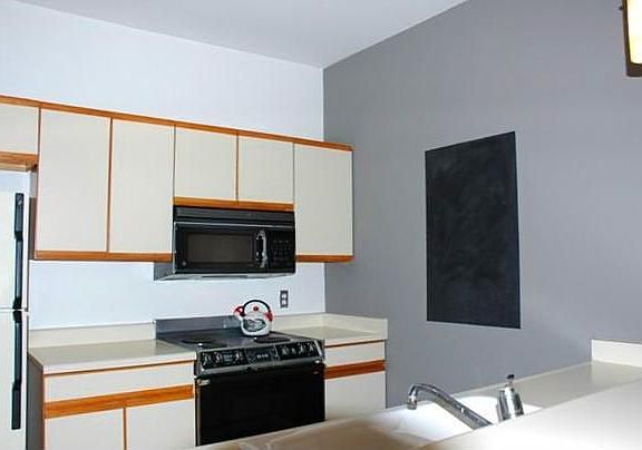 5th image of 1930 Eddy St APT 104