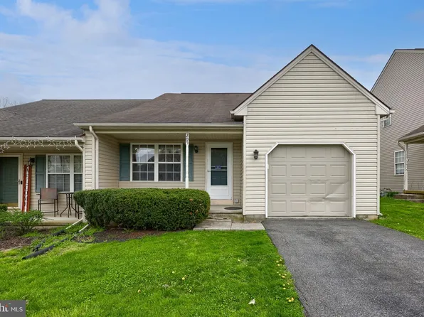 205 Elmshire Dr, Lancaster, PA 17603