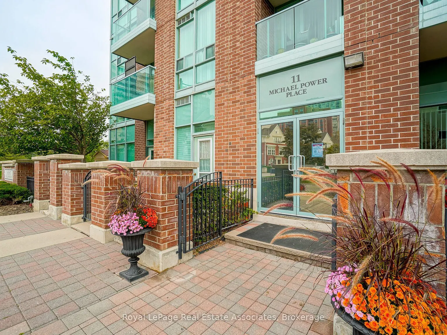 2 bed, $2,700 — Photo 3