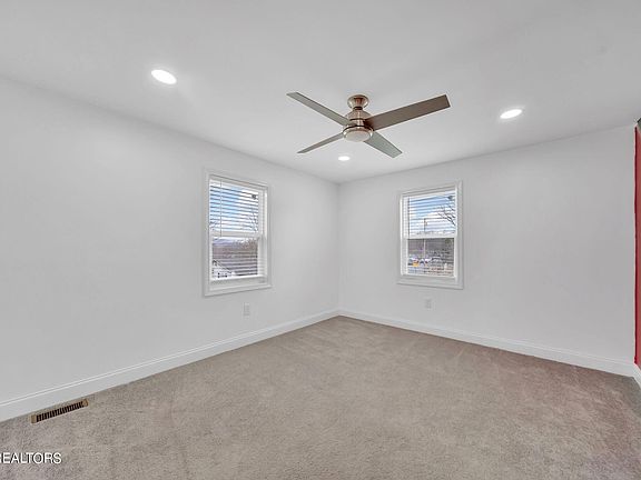 4th image of 1001 McArthur St