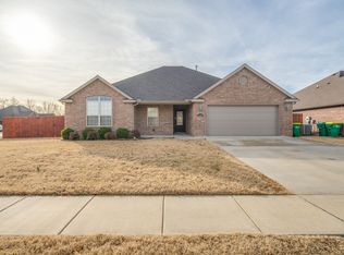 1280 Coventry Ln, Centerton, AR 72719