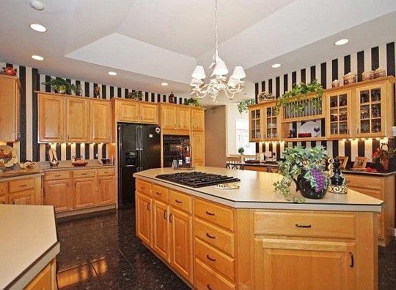 2nd image of 5084 Pinewood Dr
