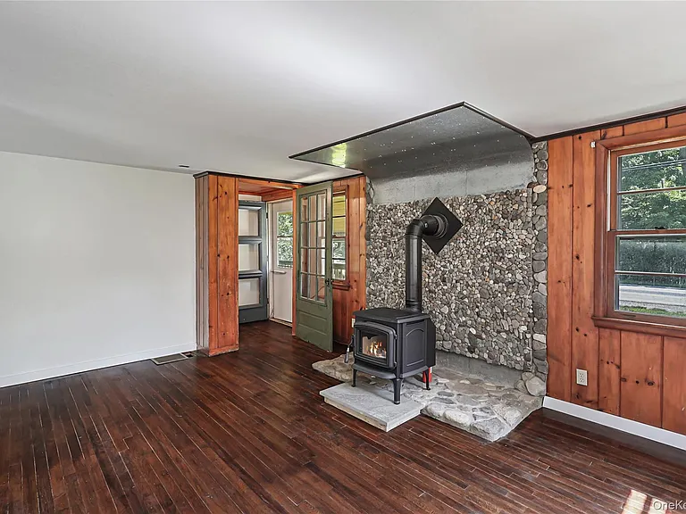 222 Bog Hollow Rd — Photo 11