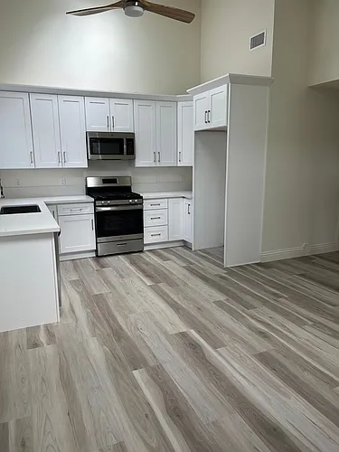 Hillandale Palms Photo 1