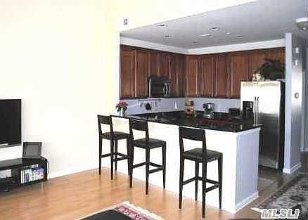 2nd image of 8 Wexford Ln