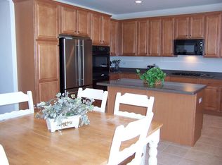 457 Newcastle Dr, Cary, IL 60013