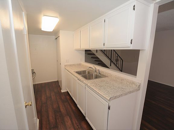 5th image of 2681 N Anchor Ave