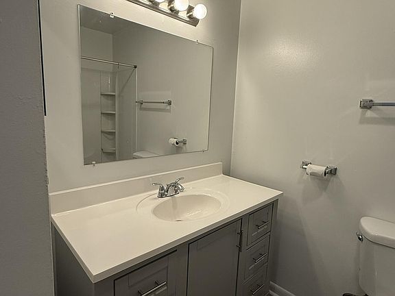 5th image of 3509 Normandy Ln APT 28