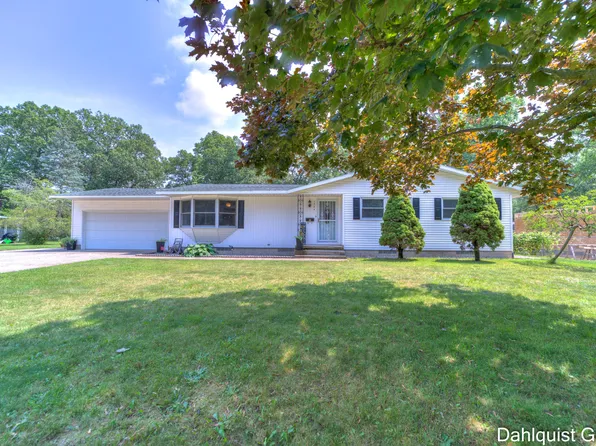 1364 Woodhaven St, Muskegon, MI 49445