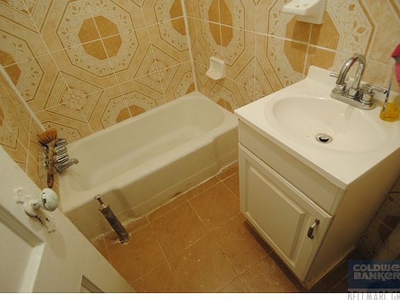 4th image of 444 E 118th St APT 1