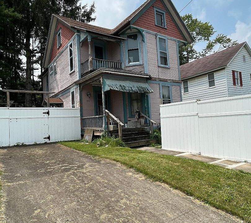 1st image of 122 E Park Ave